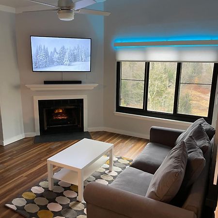Modern Condo With Ski In & Ski Out - Silver Creek Lodge, Snowshoe Exterior photo